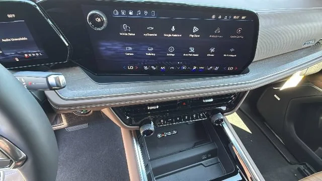 2026 Chevrolet Suburban High Country - Photo 15