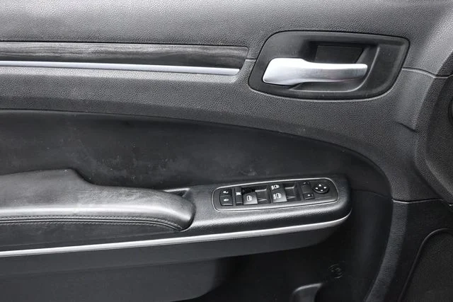 Used 2019 Red Chrysler Touring image 8