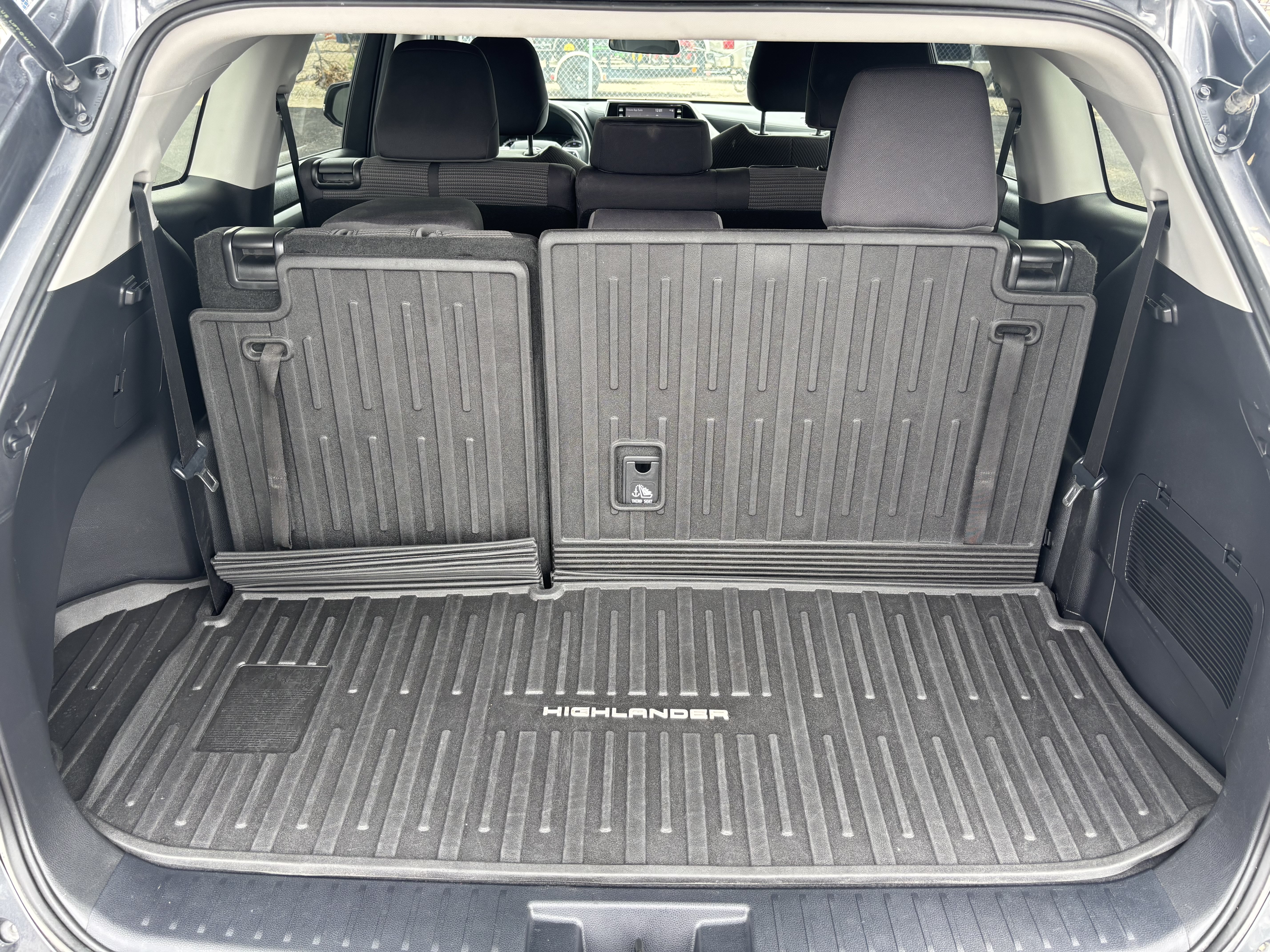 Used 2020 Magnetic Gray Metallic Toyota L image 24
