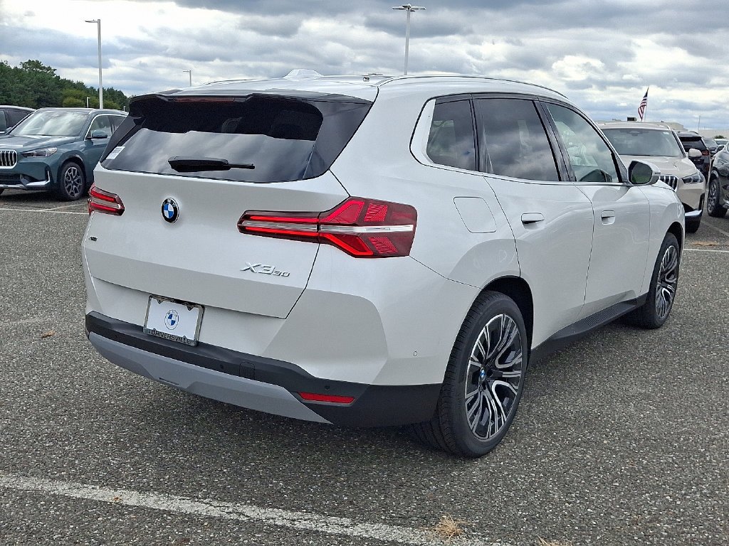 New 2026 Mineral White Metallic BMW 30 xDrive image 4