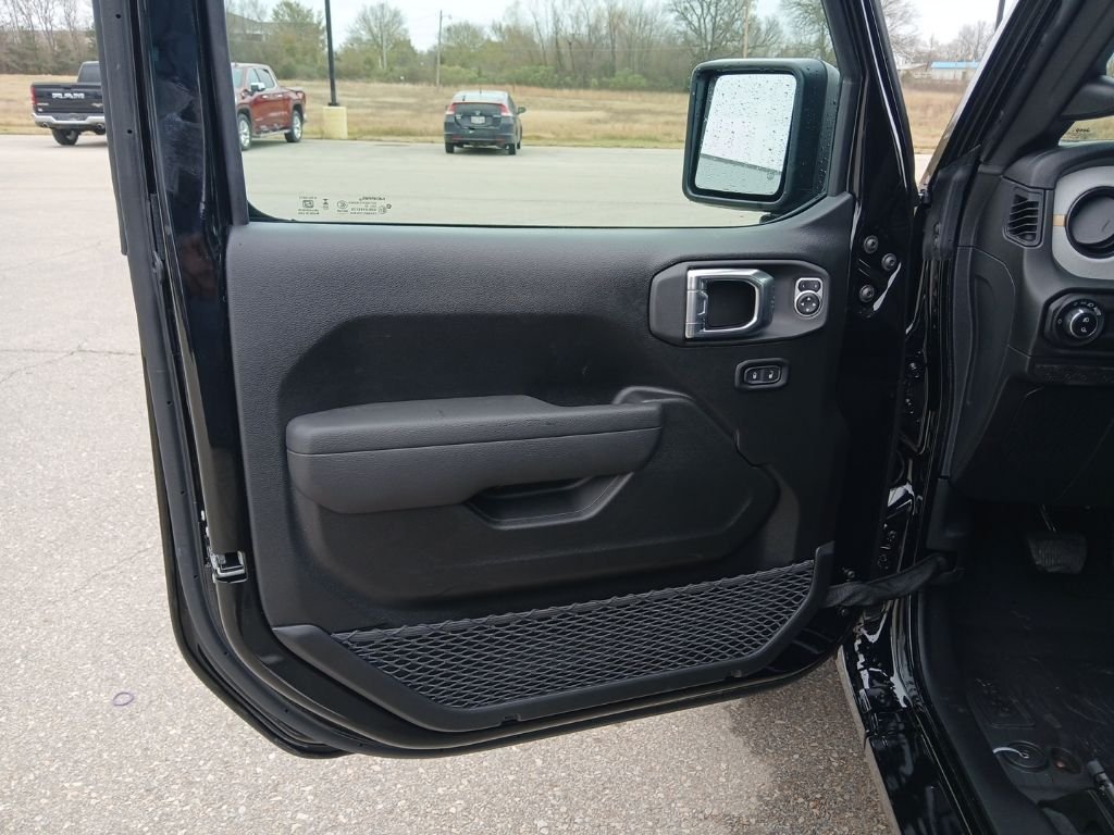 New 2026 Black Clear-Coat Exterior Paint Jeep Sport S image 26
