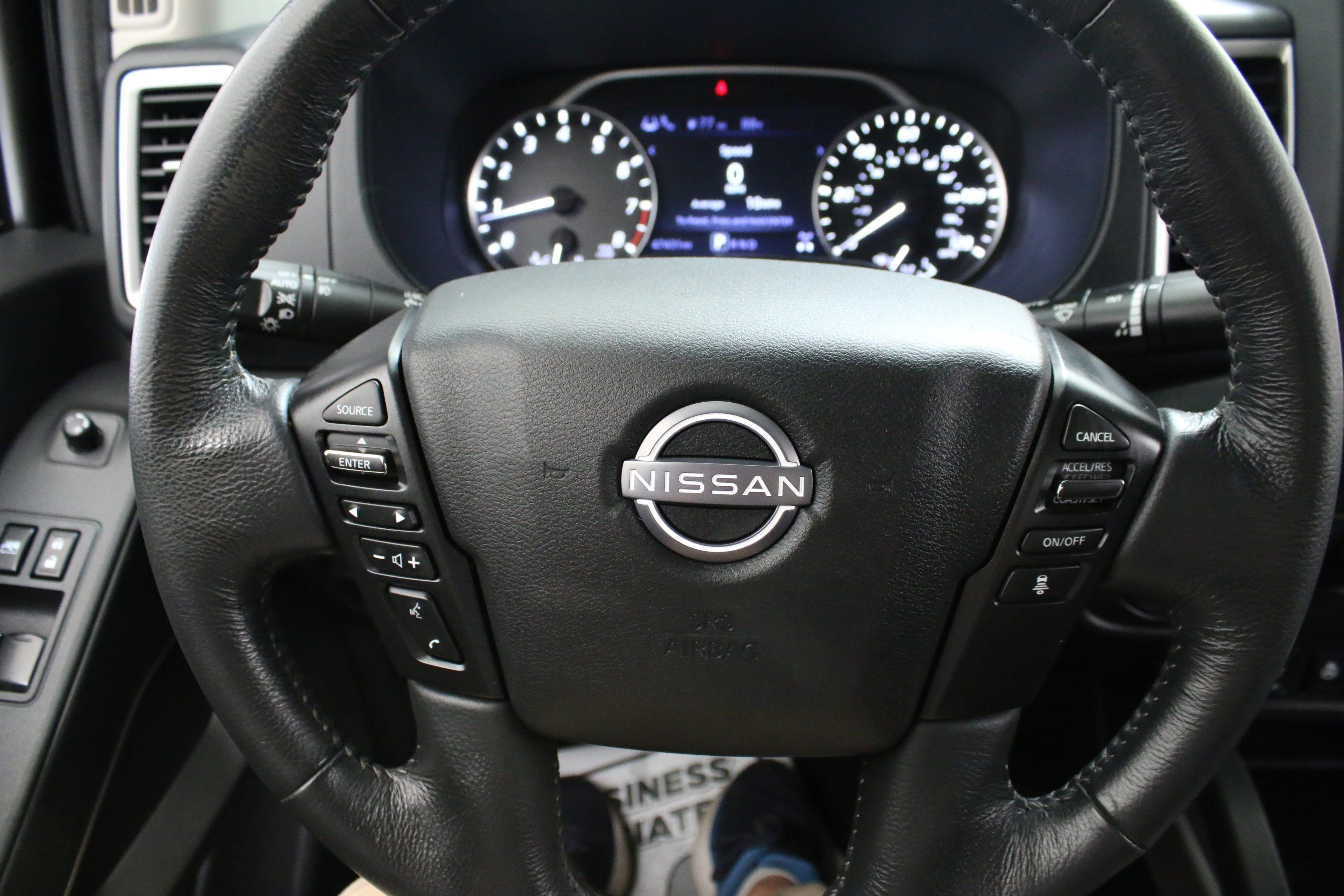 Used 2022 Gray Nissan King Cab SV 4x4 image 14
