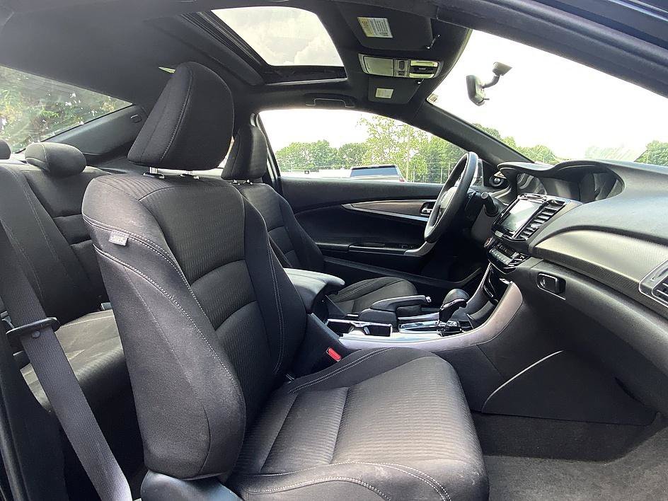 Used 2017 Crystal Black Pearl Honda EX image 21
