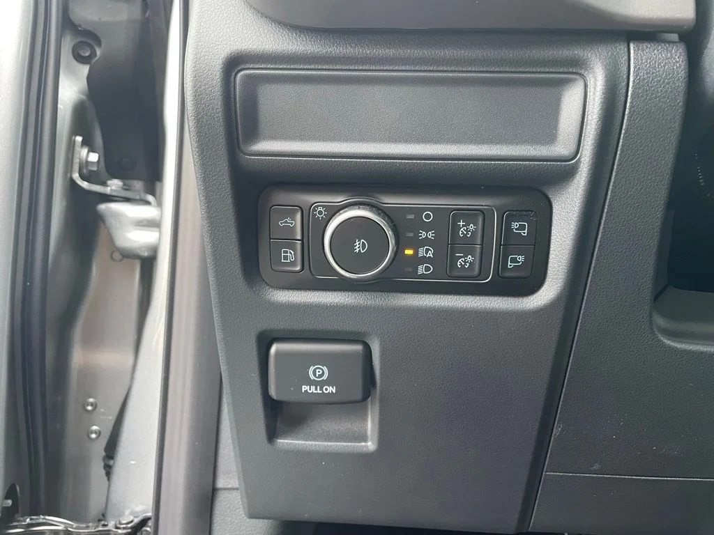 2025 Ford F-150 XLT - Photo 27