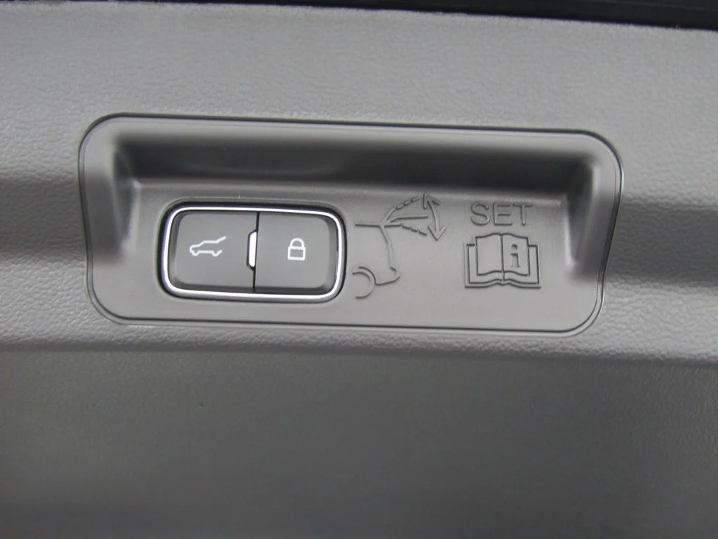 New 2026 Agate Black Metallic Ford Tremor® image 25