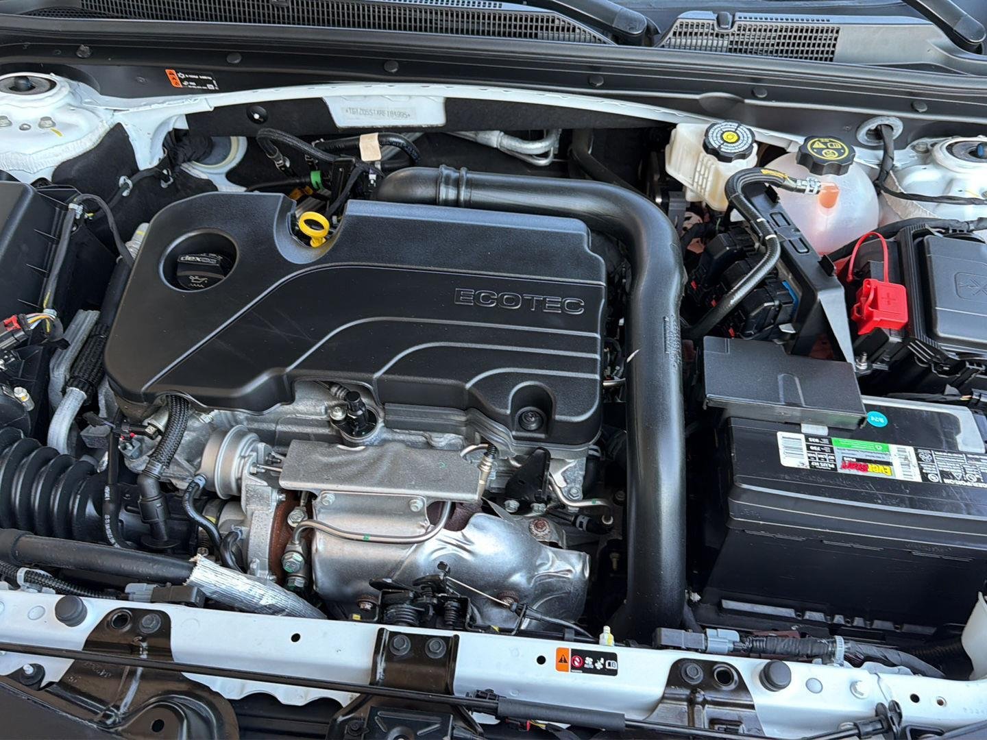 Used 2024 Summit White Chevrolet LT image 33