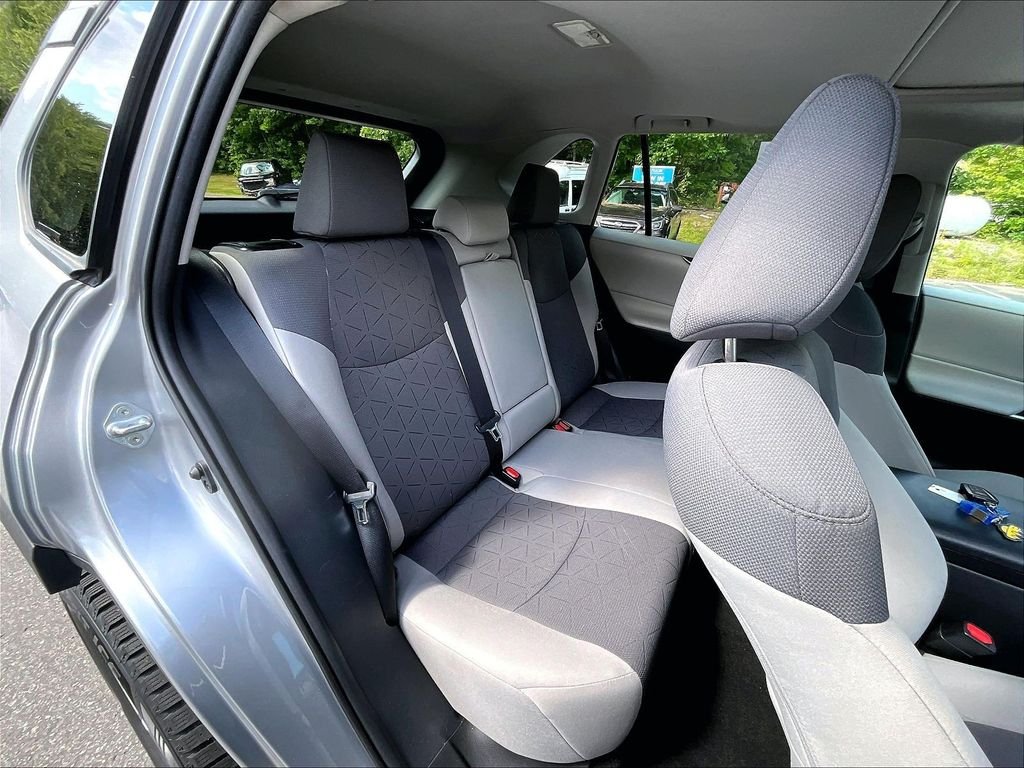 Used 2020 Silver Sky Metallic Toyota XLE image 16