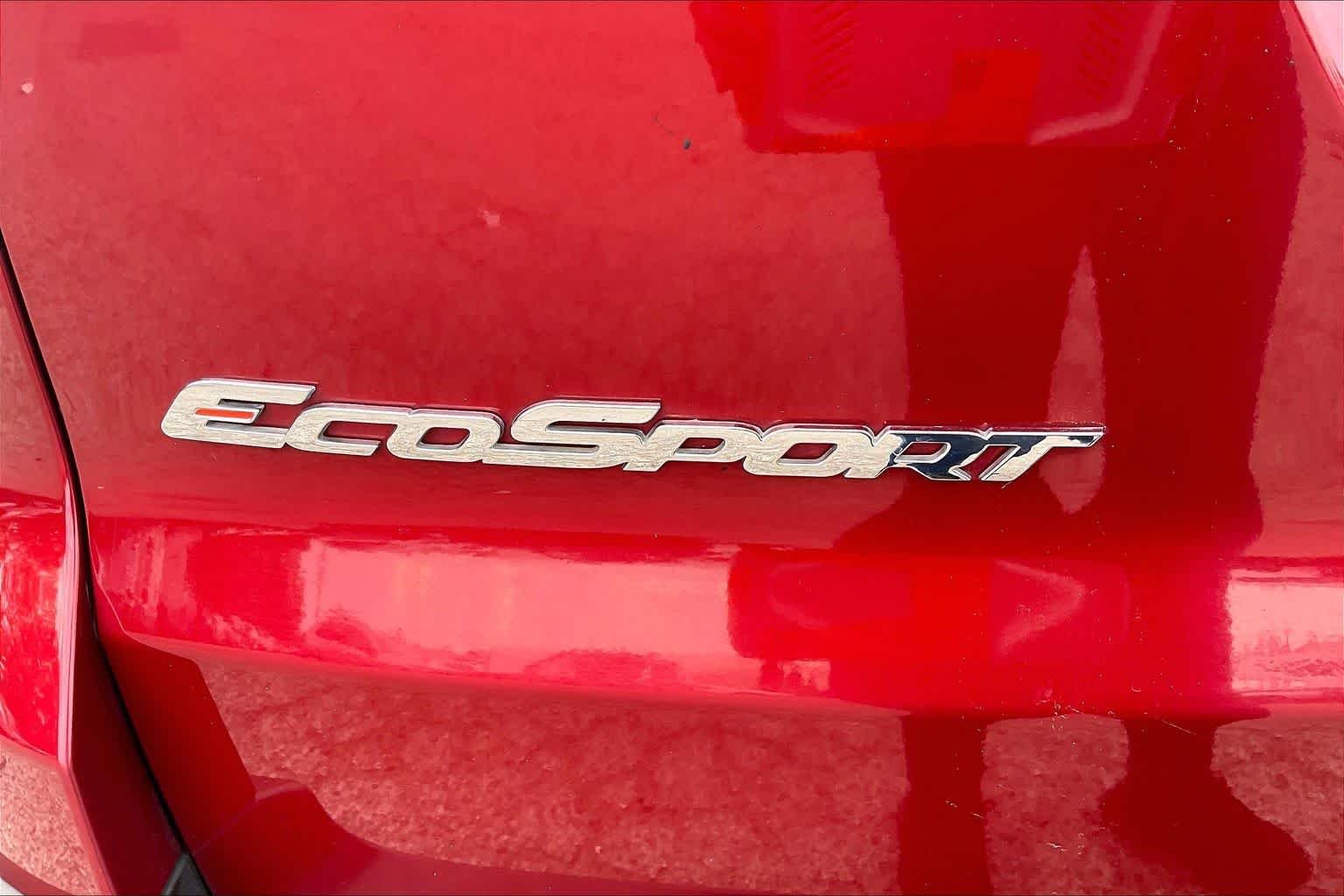 Used 2021 Ruby Red Metallic Tinted Clearcoat Ford SE image 9