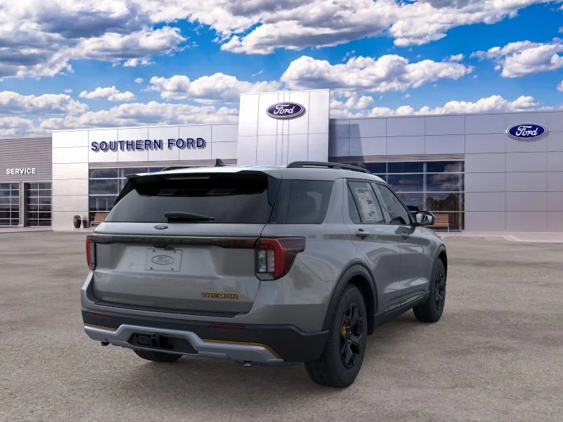 New 2026 Carbonized Gray Metallic Ford Tremor image 32