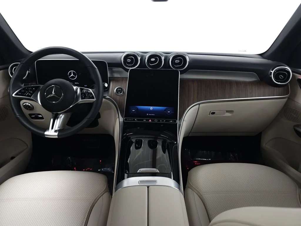 Certified Used 2026  Mercedes-Benz GLC 300 image 22