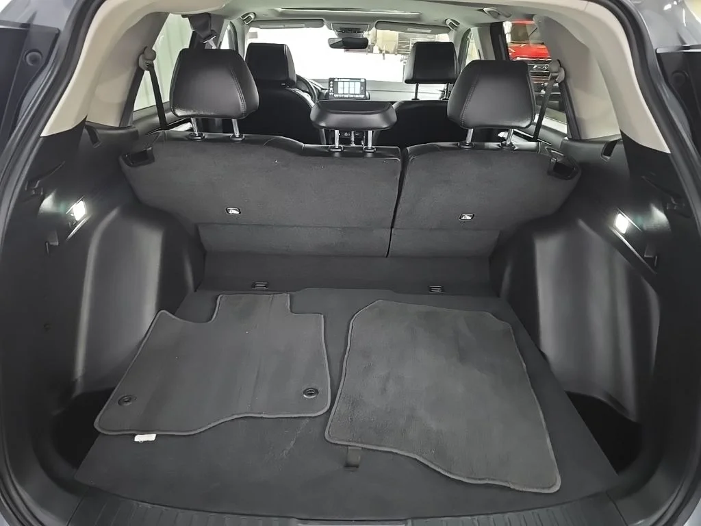 Used 2025  Honda EX-L image 12