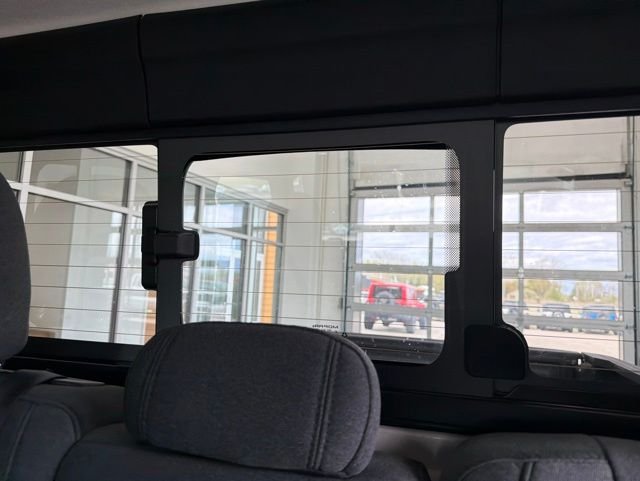 New 2026 Granite Crystal Metallic Clearcoat Jeep Sport S image 14