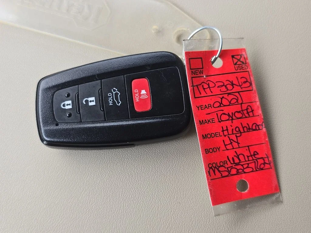 Used 2021  Toyota XLE image 42