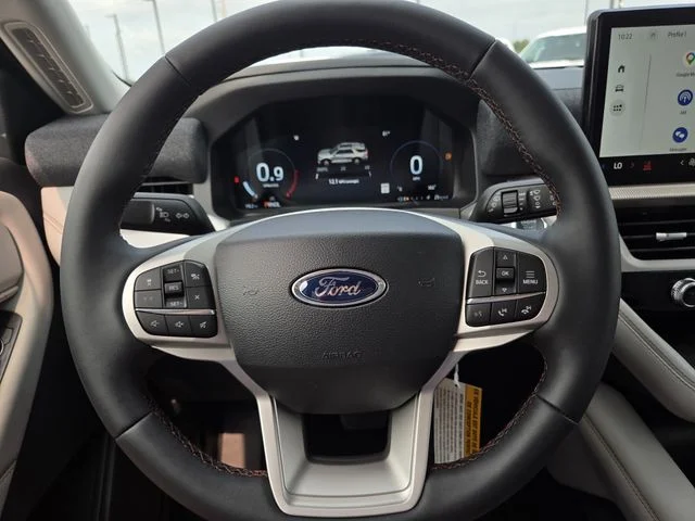 New 2026 Star White Metallic Tri-Coat Ford Active image 41