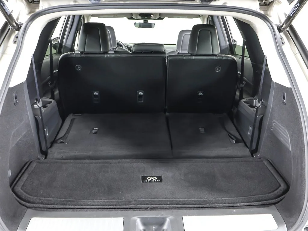 Used 2023 Titanium INFINITI LUXE image 22