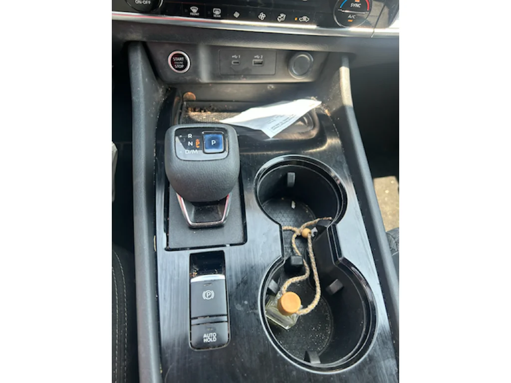Used 2021 Gray Nissan SV FWD image 8