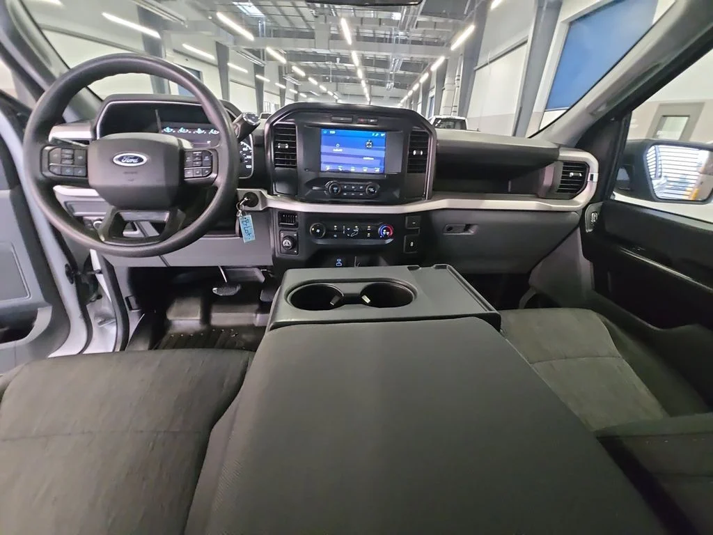 Used 2022 White Ford XL image 21
