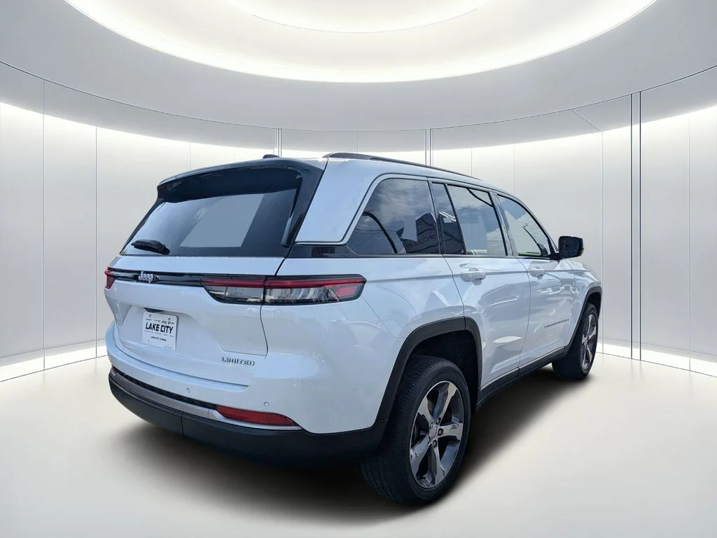 Used 2026 White Jeep Limited image 3