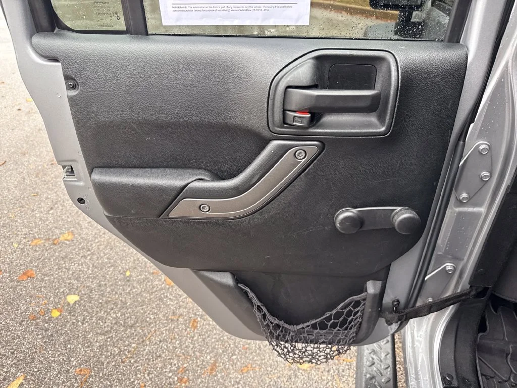 Used 2018 Silver Jeep Unlimited Sport image 21