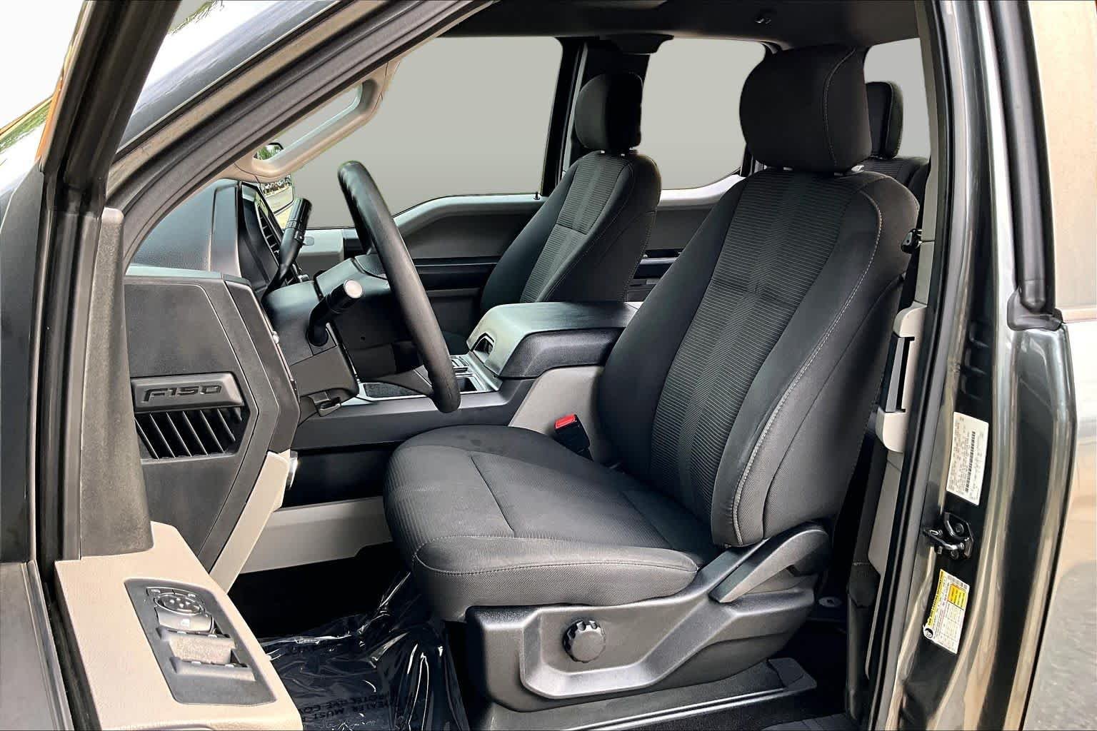 Used 2019 Magnetic Metallic Ford XL image 8