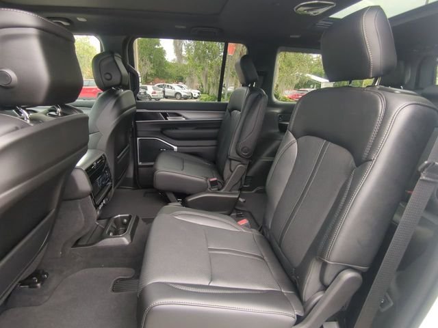New 2026 Bright White Clear-Coat Exterior Paint Jeep Upland image 17