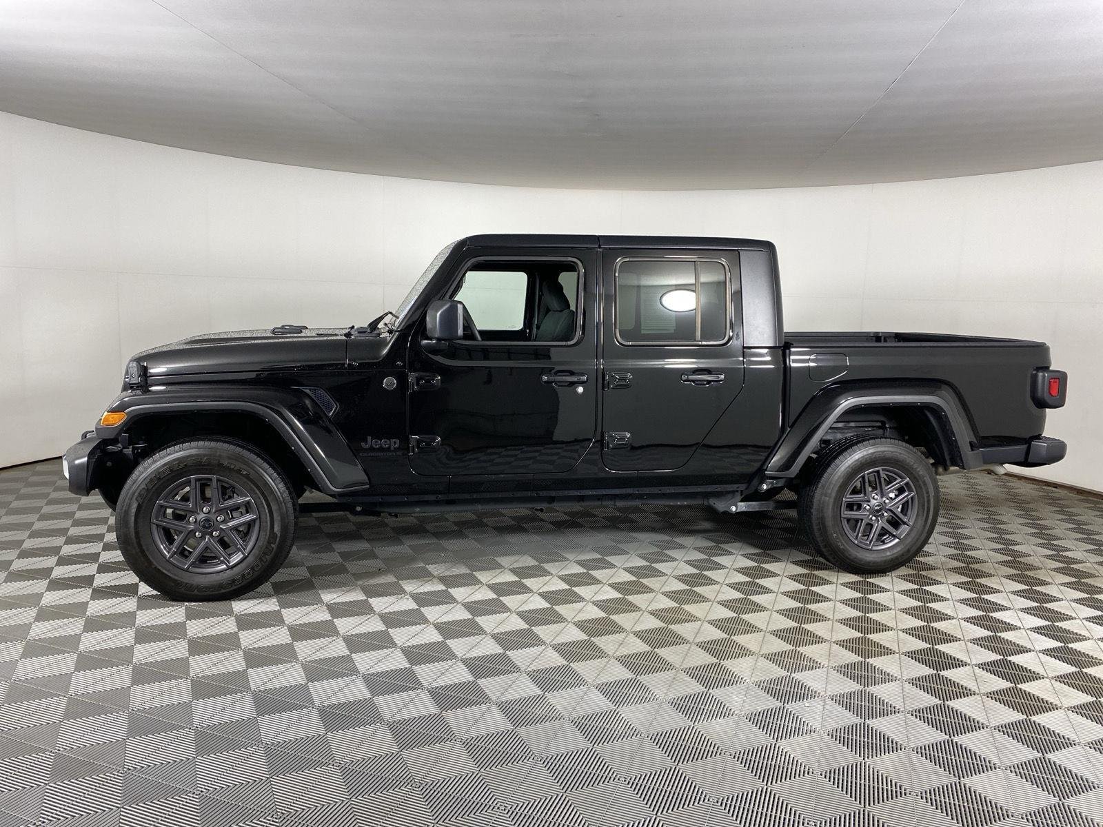 Used 2024 Black Clearcoat Jeep Sport S image 6