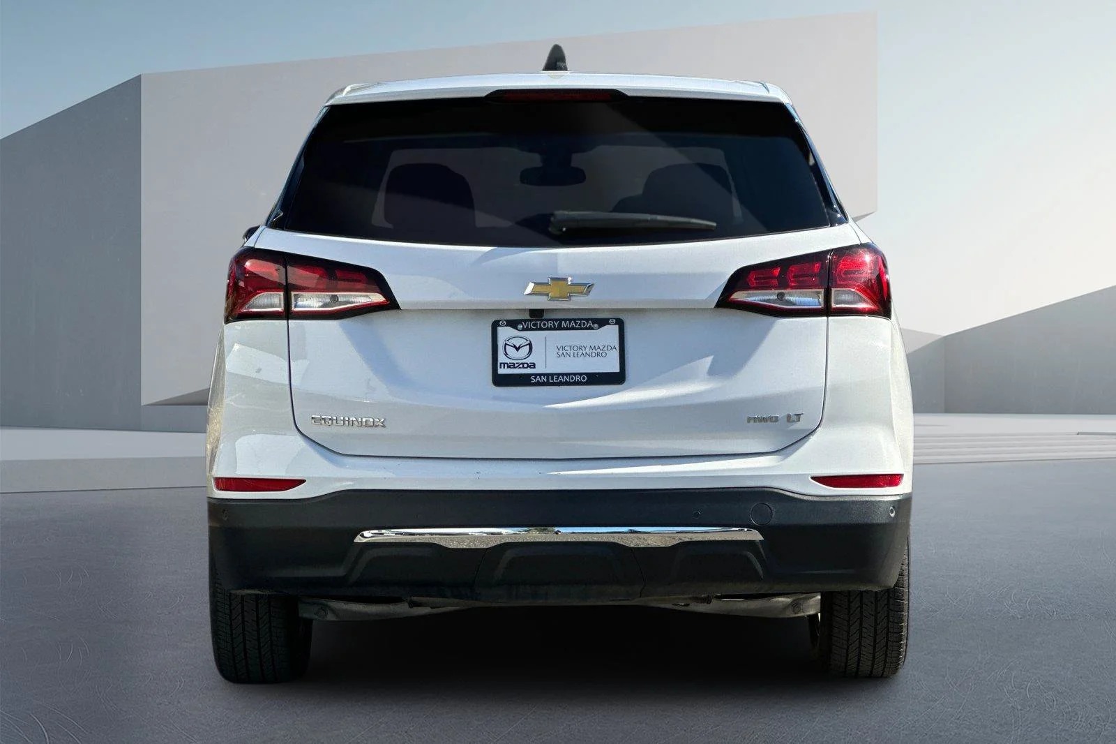 Used 2024 Summit White Chevrolet LT image 5