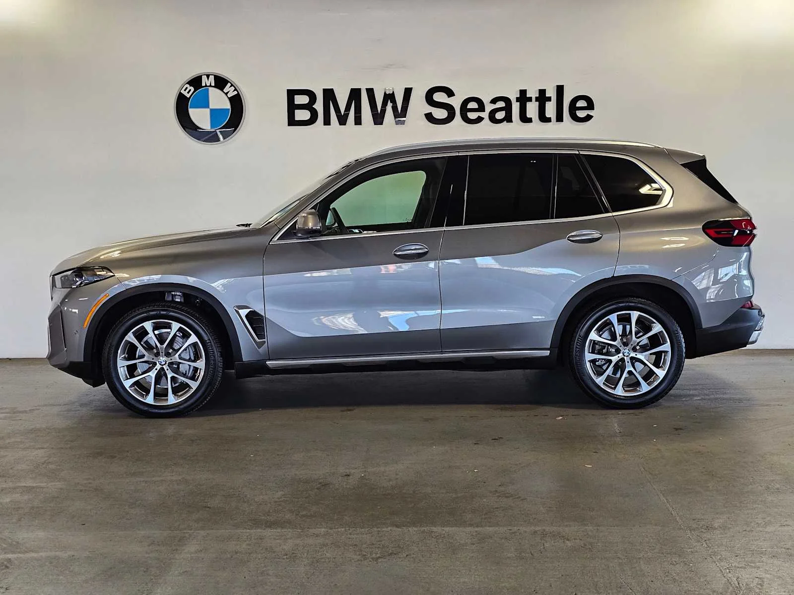 Certified Used 2026 Skyscraper Grey Metallic BMW xDrive40i image 3