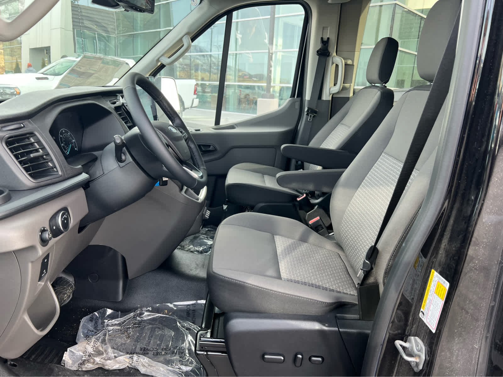 2024 Ford Transit Passenger Van XLT - Photo 24