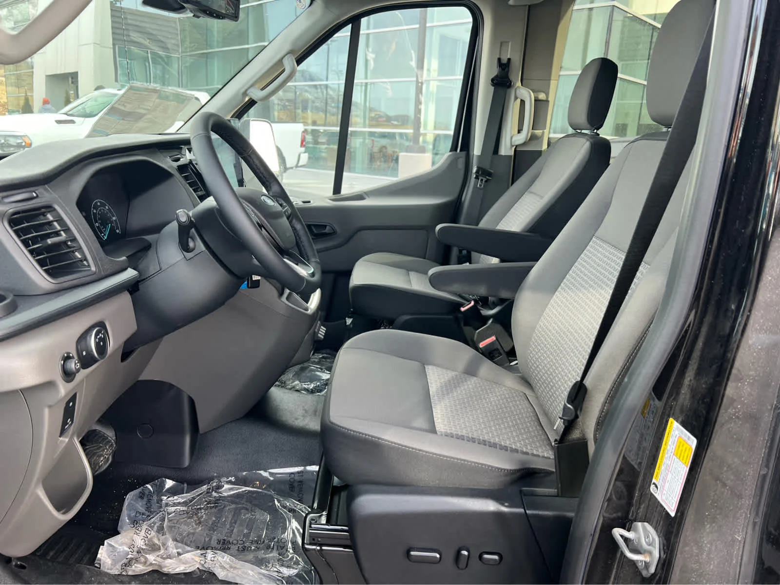 2024 Ford Transit Passenger Van XLT - Photo 24