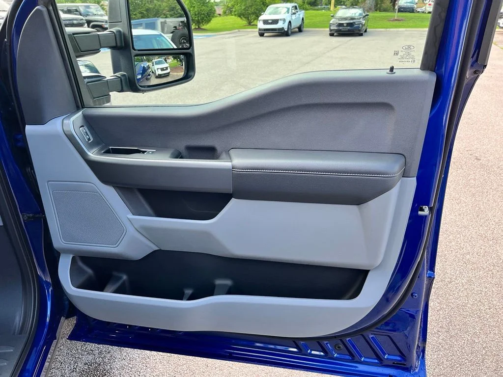 New 2026 Blue Ford XLT image 13