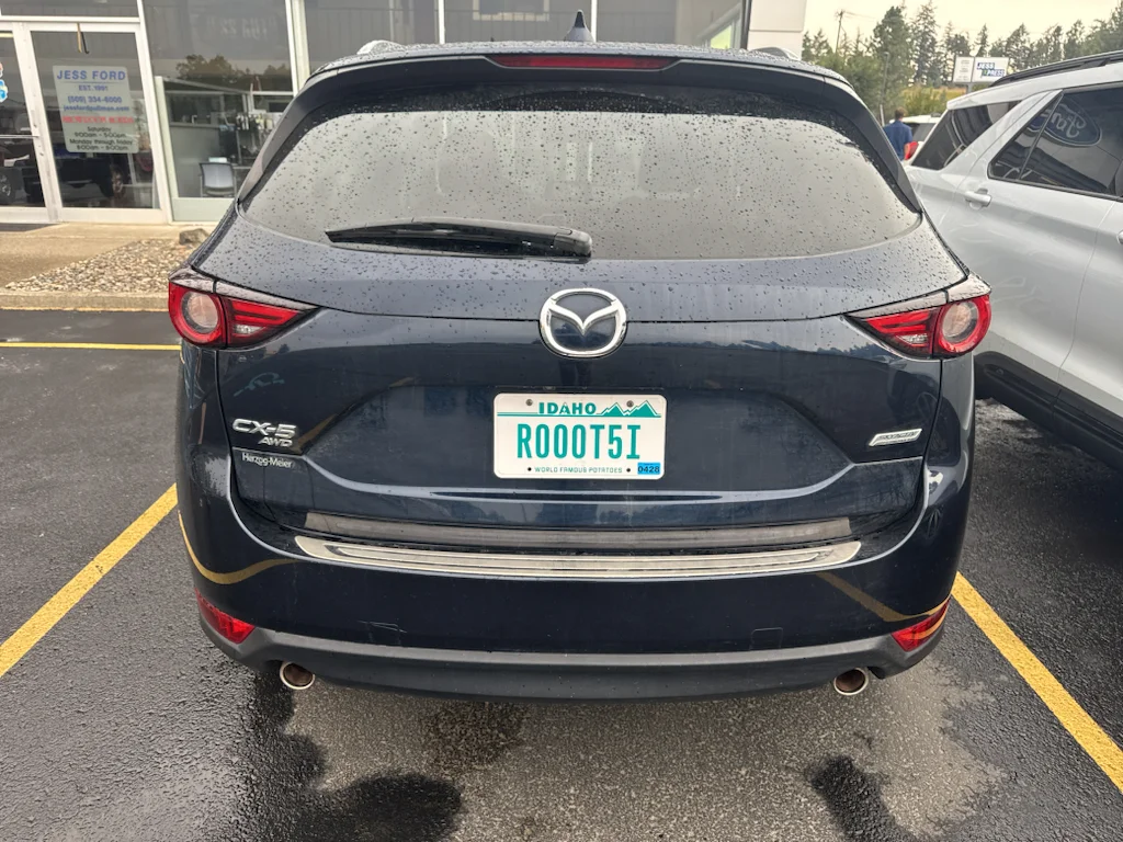 Used 2018 Deep Crystal Blue Mica Mazda Grand Touring image 5