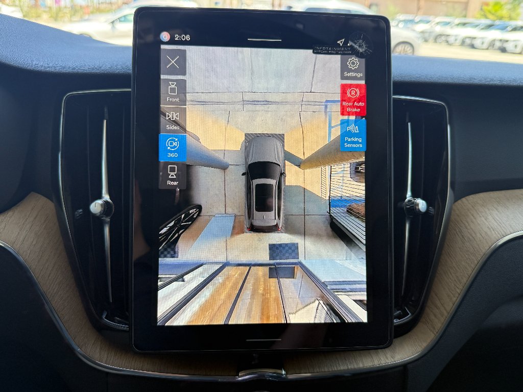 New 2026 Aurora Silver Volvo Plus image 18