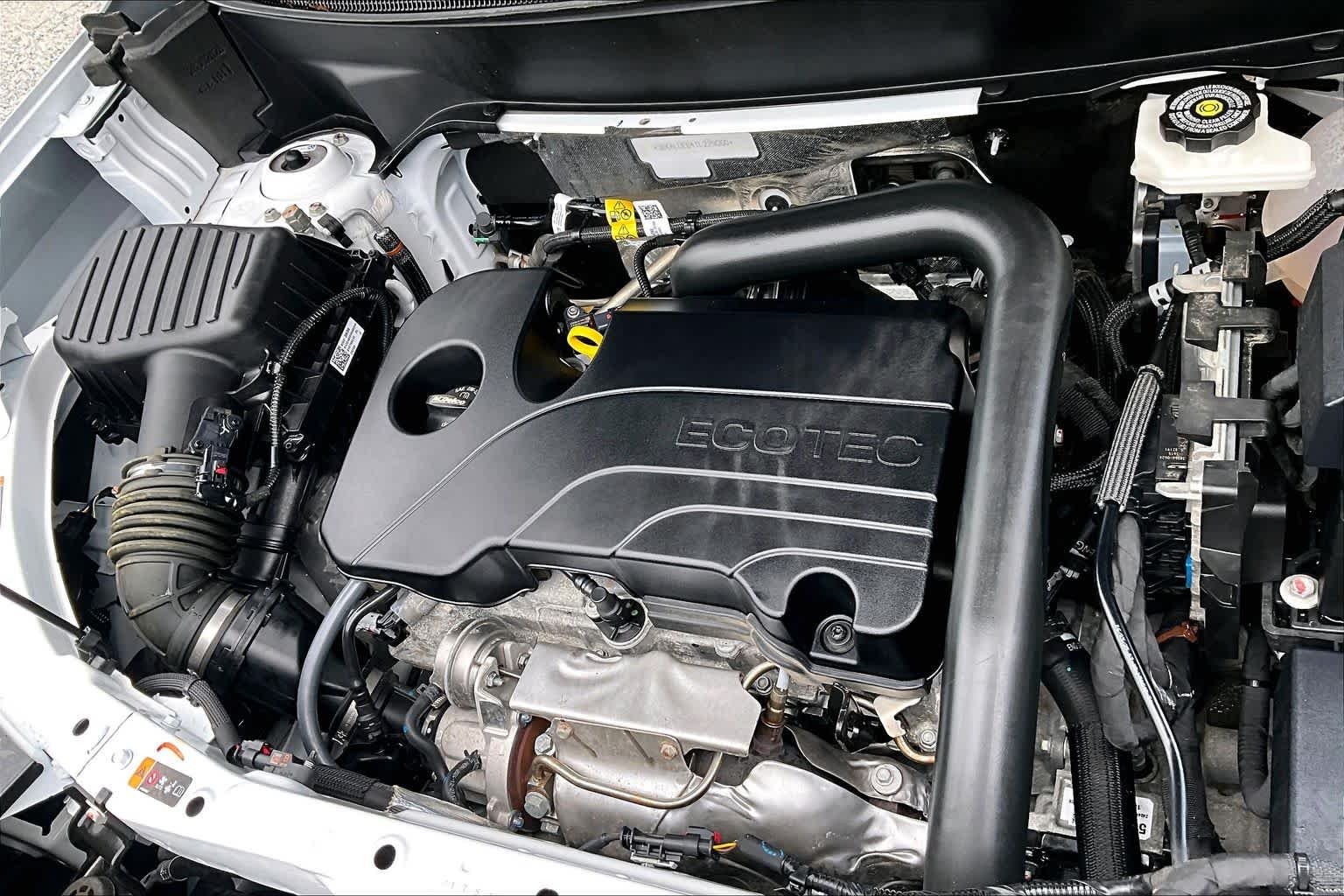 Used 2026 Summit White GMC AWD Elevation image 33
