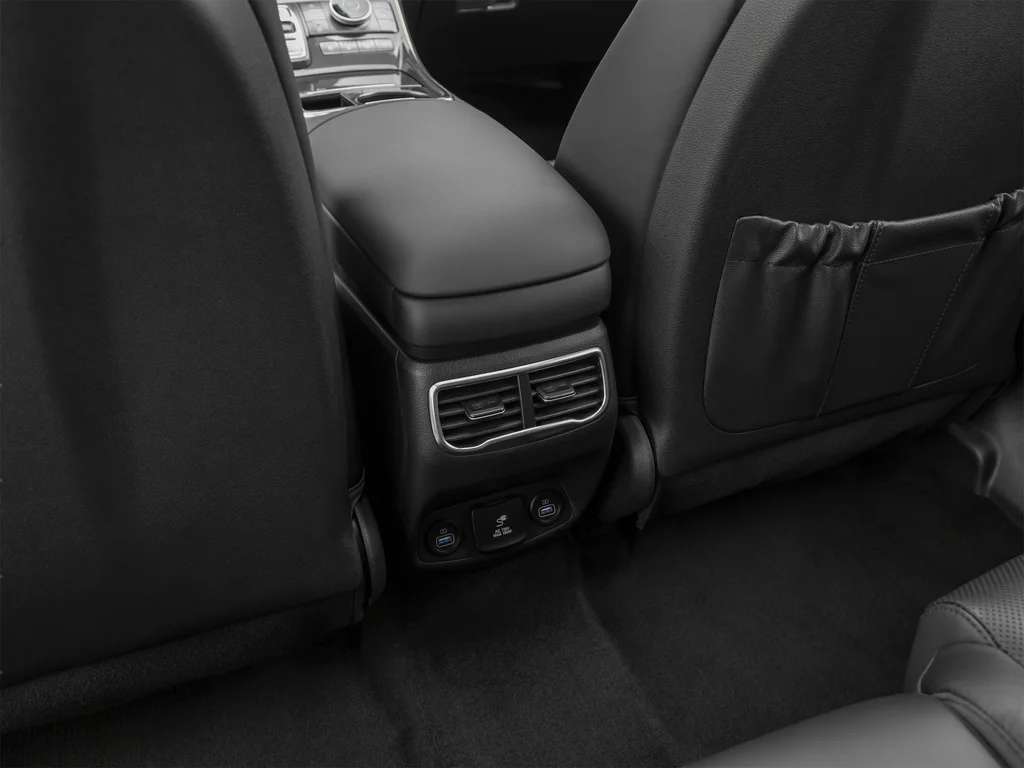 Used 2021 Gray Hyundai SE image 25
