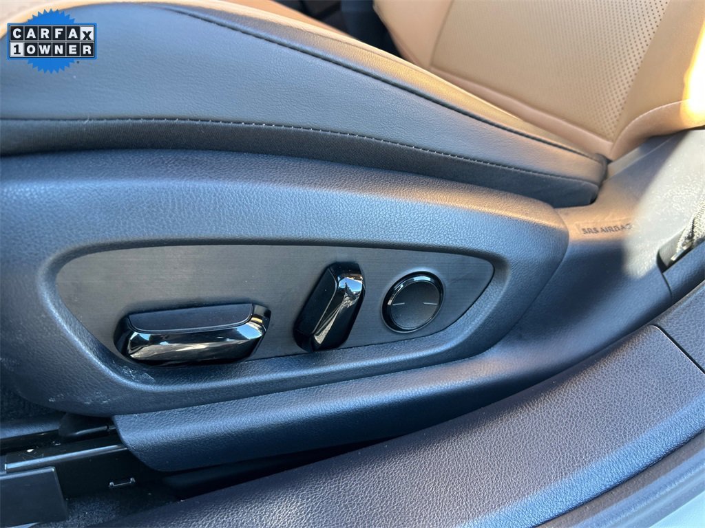 2025 LEXUS ES - Image 15