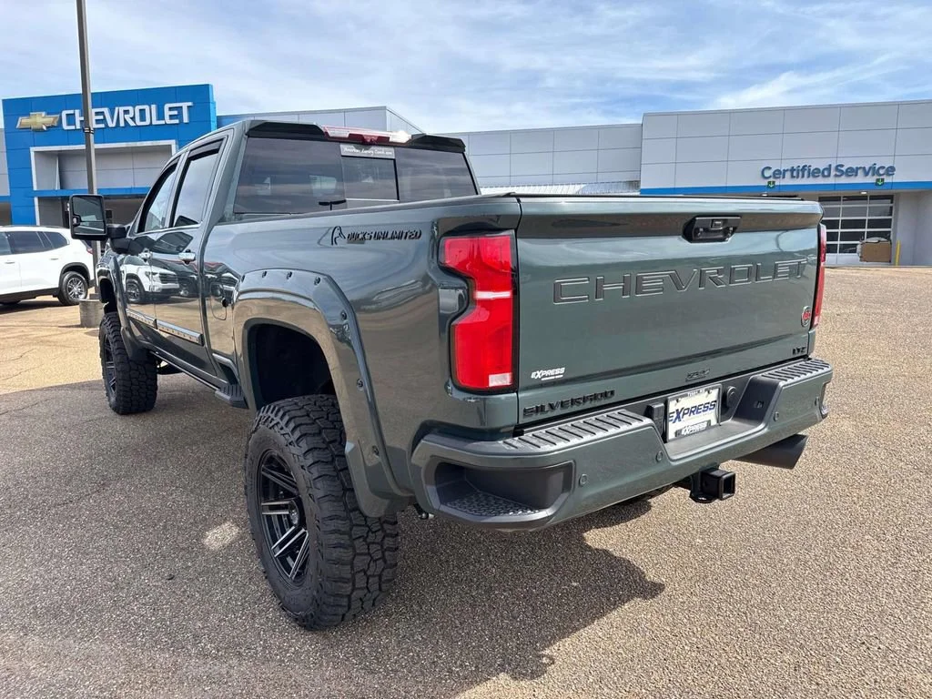 2025 Chevrolet Silverado 2500 HD LTZ - Photo 11