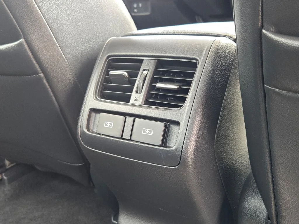 Used 2022 Silver Honda EX-L image 11