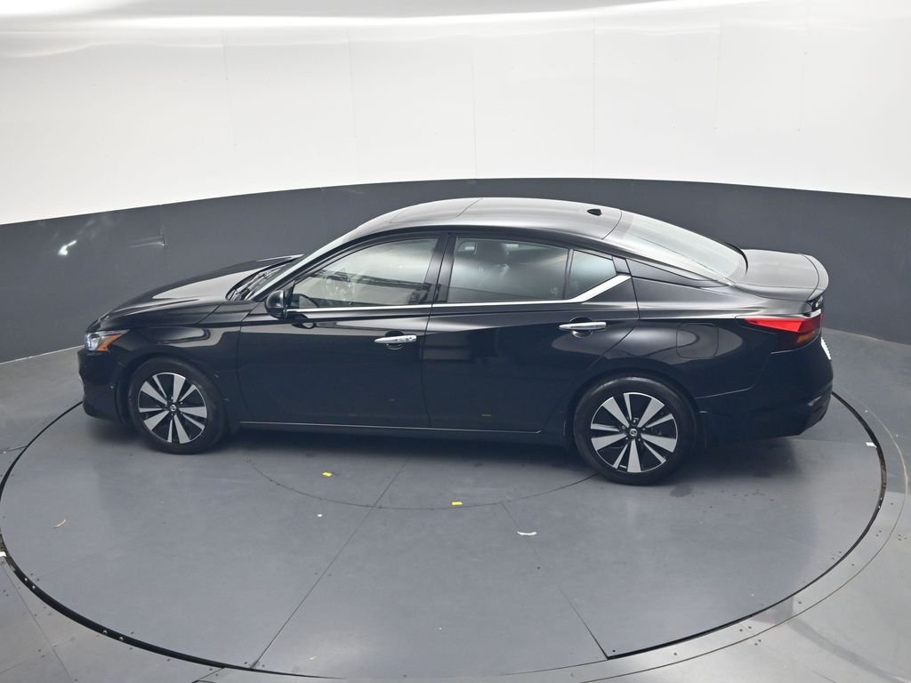 Used 2022 Black Nissan 2.5 SL image 20