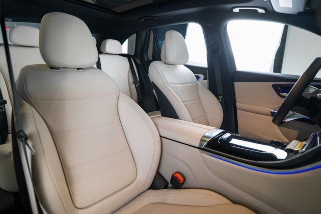 Used 2026 White Mercedes-Benz GLC 300 image 14