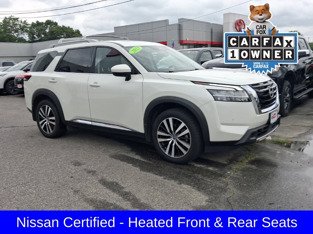 Used 2023 White Nissan Platinum image 3