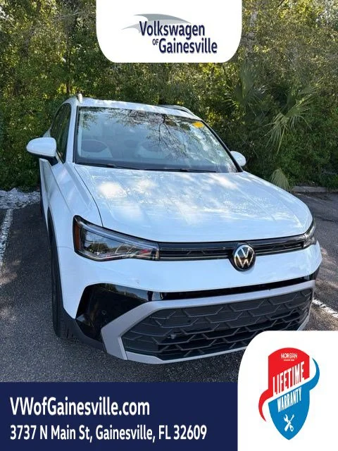 Certified Used 2025 Pure White Volkswagen SE image 3