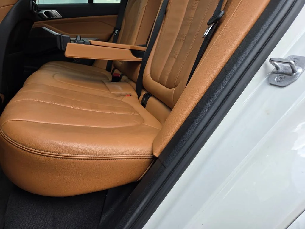 Used 2022 White BMW sDrive40i image 25