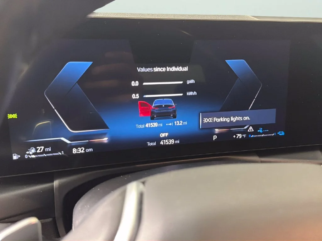 2024 BMW 3 Series 330e - Photo 20