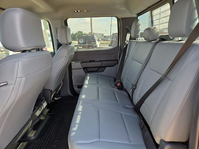 2025 Ford F-350 Super Duty Chassis Cab XL - Photo 42