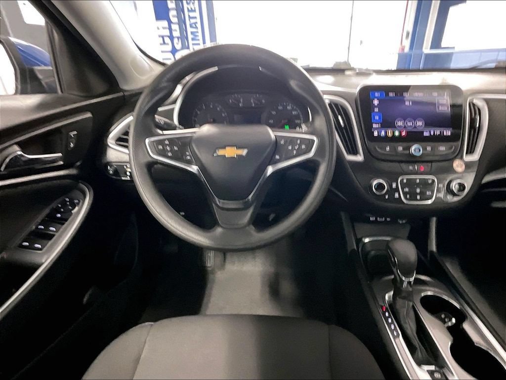 Used 2023 RIVERSIDE BLUE METALLIC Chevrolet LT image 17