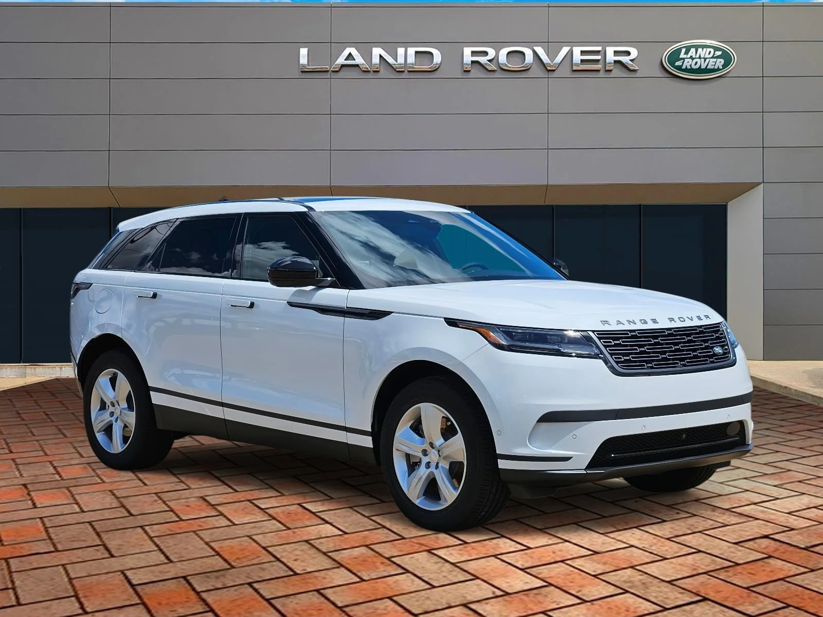 2026 Land Rover Range Rover Velar P250 S's photo