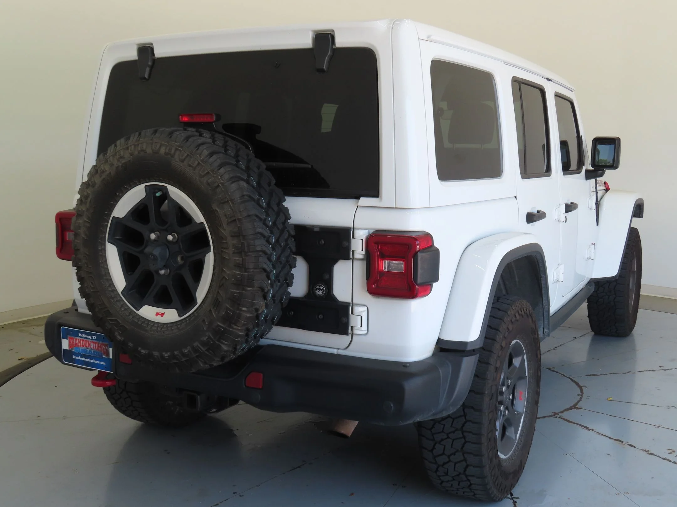 Used 2021 White Jeep Unlimited Rubicon image 3