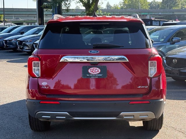 Used 2022 Rapid Red Metallic Tinted Clearcoat Ford XLT image 8
