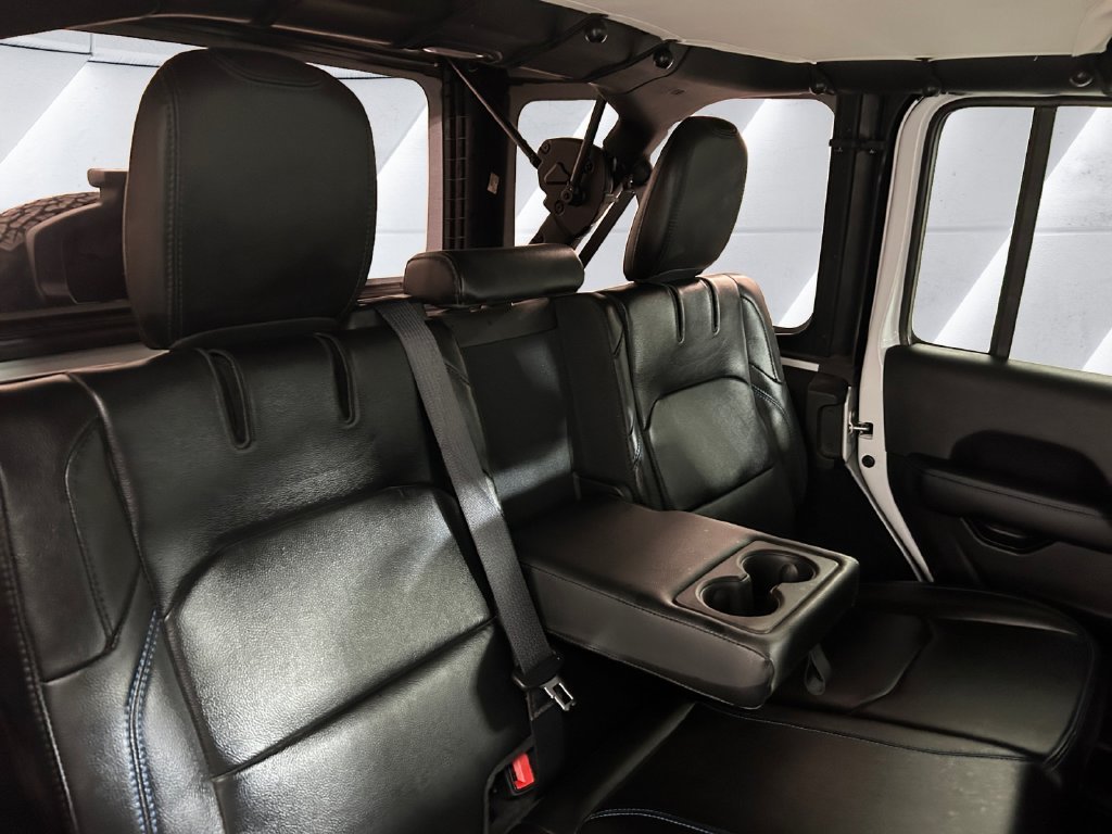 Used 2022 White Jeep Unlimited Rubicon 4xe image 16